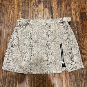 Snakeskin pattern mini skirt by The Impeccable Pig size M